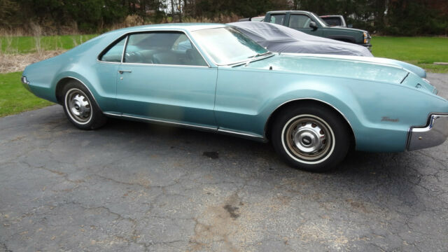 Oldsmobile Toronado 1966 image number 33