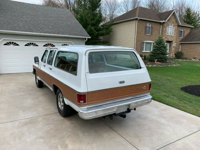 Chevrolet Suburban 1978 image number 14