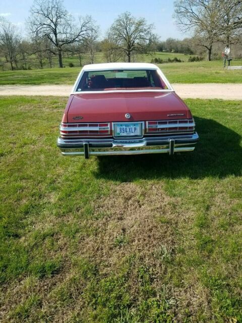 Pontiac Bonneville 1979 image number 24