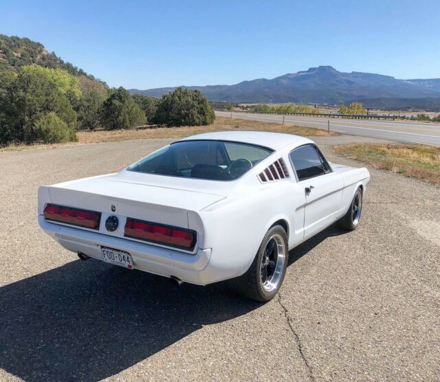 Ford Mustang 1965 image number 0