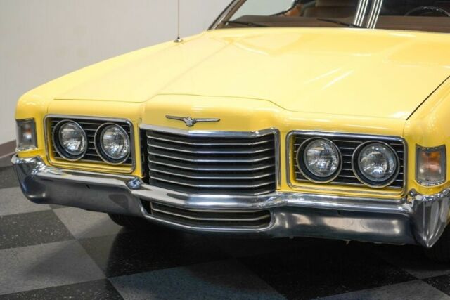 Ford Thunderbird 1972 image number 22