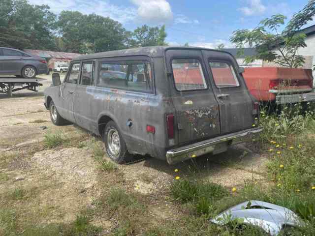 GMC Suburban 1971 image number 3