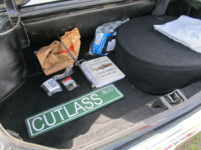 Oldsmobile Cutlass 1969 image number 21