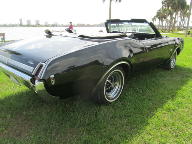 Oldsmobile Cutlass 1969 image number 30