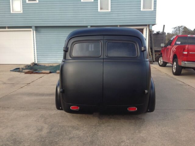 Chevrolet Suburban hot rod street rod classic car 1951 image number 3