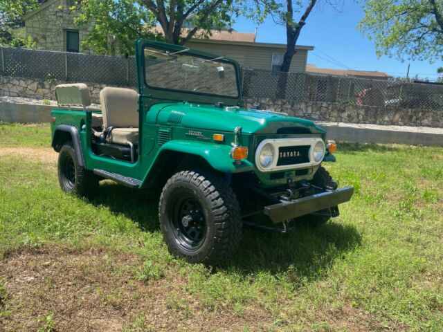 Toyota Land Cruiser 1970 image number 3