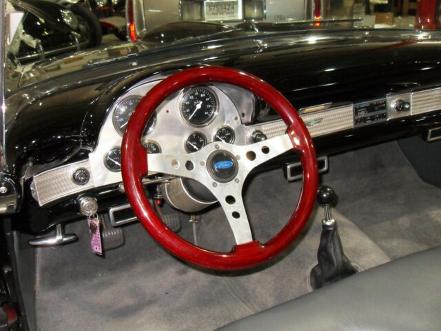 Ford Thunderbird 1955 image number 35