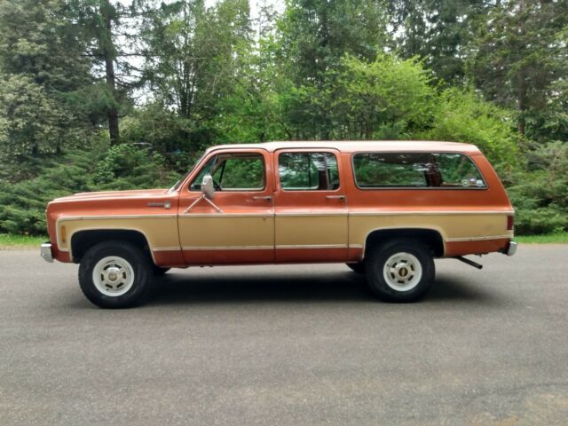 Chevrolet Suburban 1977 image number 16