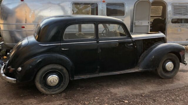 Mercedes-Benz 200-Series 1952 image number 10