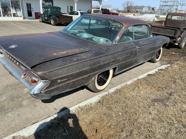 Buick Roadmaster 1961 image number 3