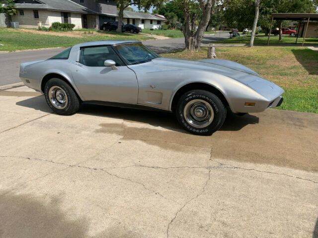 Chevrolet Corvette 1979 image number 1