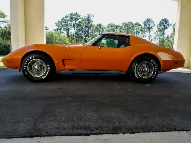 Chevrolet Corvette 1977 image number 2