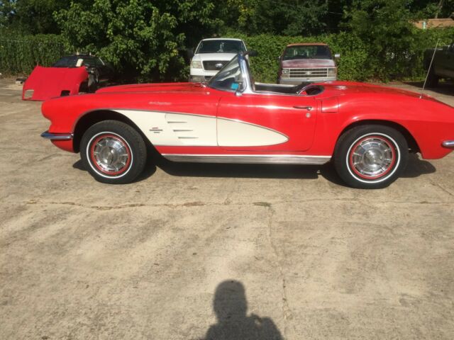 Chevrolet Corvette 1961 image number 2