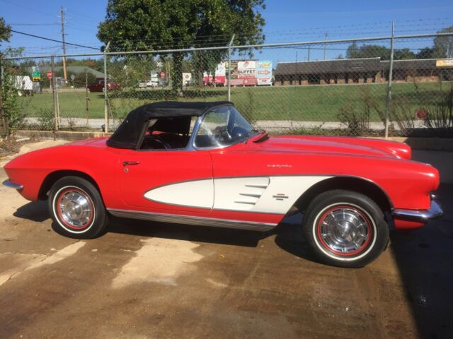 Chevrolet Corvette 1961 image number 28