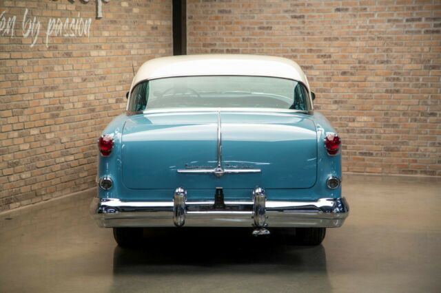 Oldsmobile Ninety-Eight 1954 image number 2