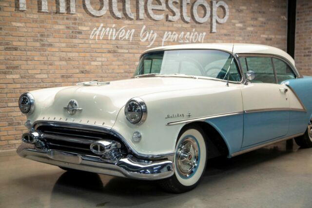 Oldsmobile Ninety-Eight 1954 image number 29