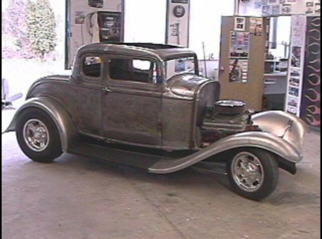 Ford 5 WINDOW COUPE 1932 image number 31