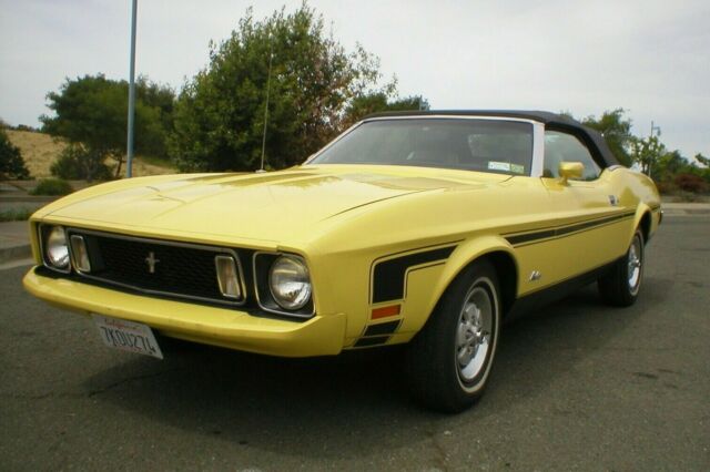 Ford Mustang 1973 image number 25