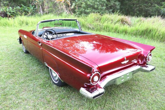 Ford Thunderbird 1957 image number 18