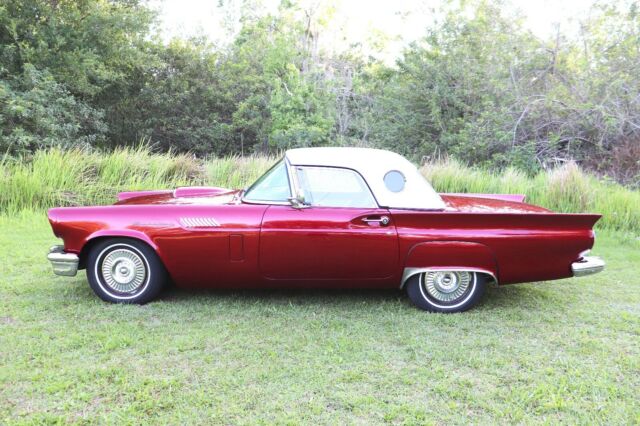 Ford Thunderbird 1957 image number 2