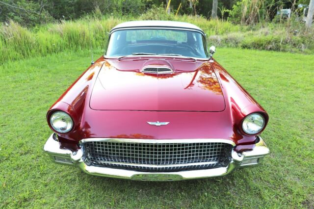 Ford Thunderbird 1957 image number 28