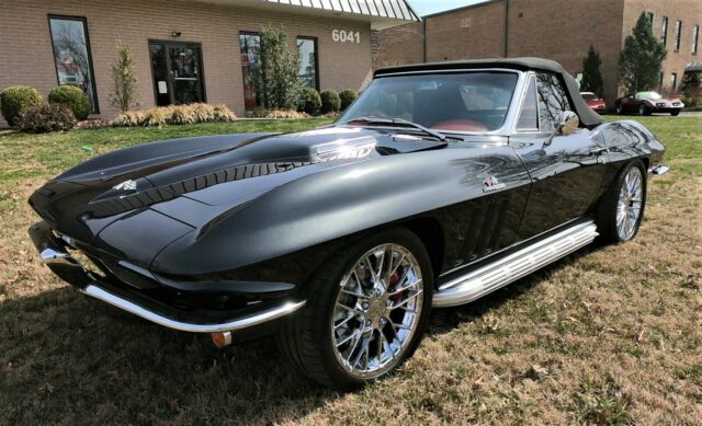 Chevrolet Corvette 1965 image number 0