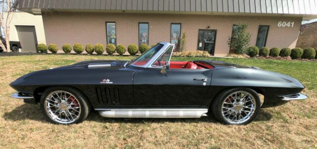 Chevrolet Corvette 1965 image number 31