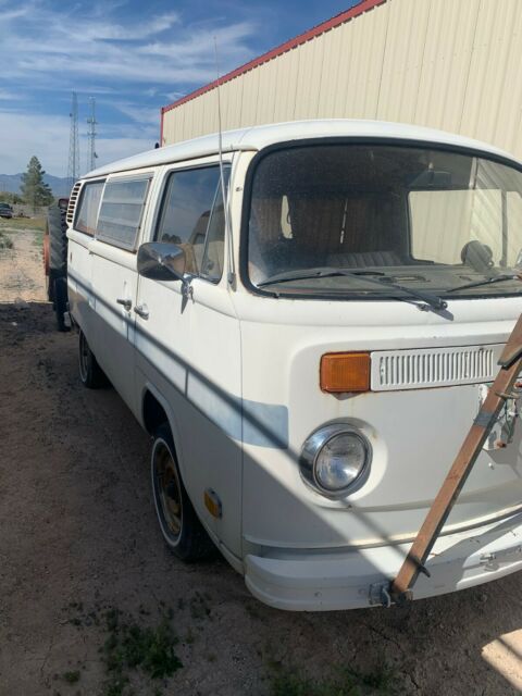 Volkswagen Bus/Vanagon 1976 image number 1