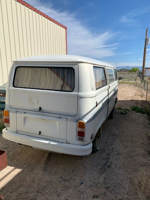 Volkswagen Bus/Vanagon 1976 image number 20