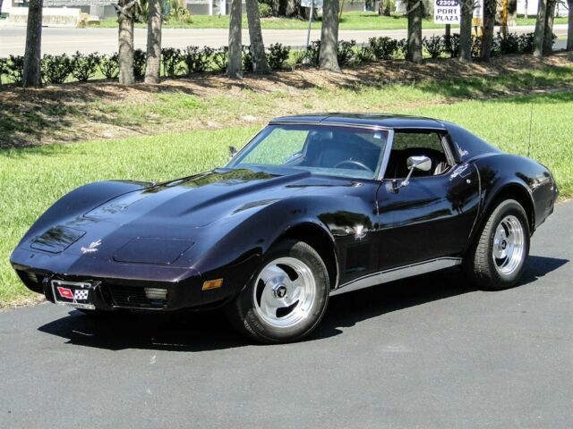 Chevrolet Corvette 1977 image number 2