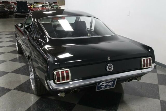 Ford Mustang 1965 image number 10