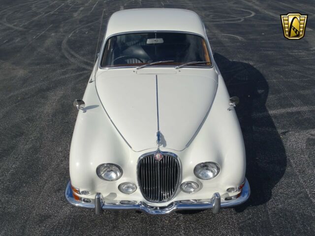 Jaguar S-Type 1967 image number 2