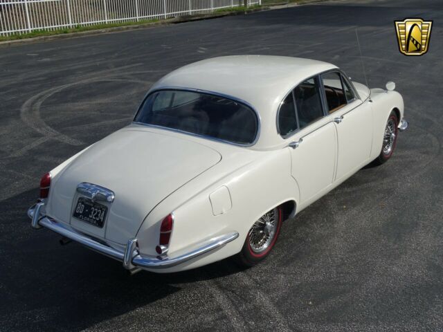 Jaguar S-Type 1967 image number 41