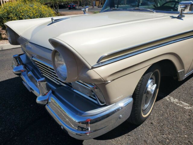 Ford Fairlane 1957 image number 22