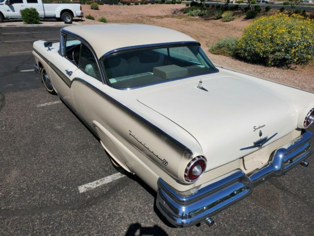 Ford Fairlane 1957 image number 26