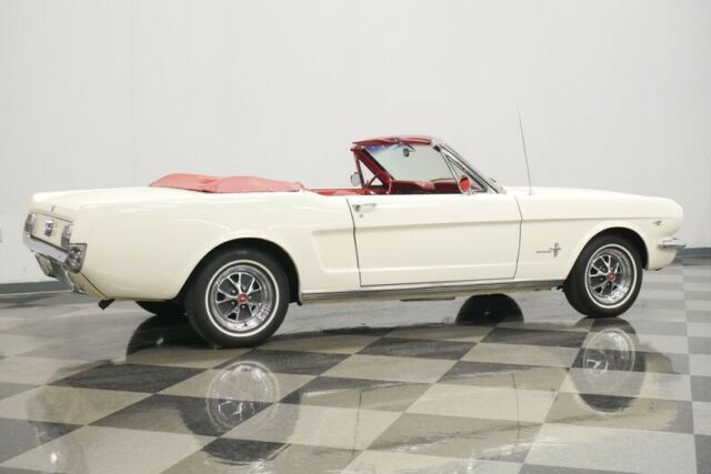 Ford Mustang 1965 image number 14