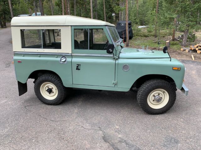 Land Rover IIA 1971 image number 2