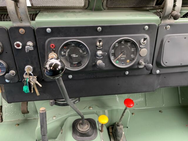 Land Rover IIA 1971 image number 31