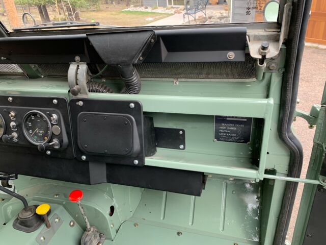 Land Rover IIA 1971 image number 34