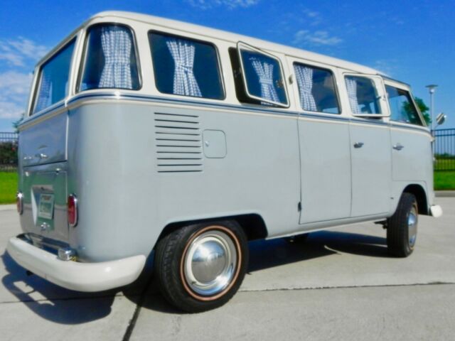 Volkswagen Bus/Vanagon 1970 image number 4