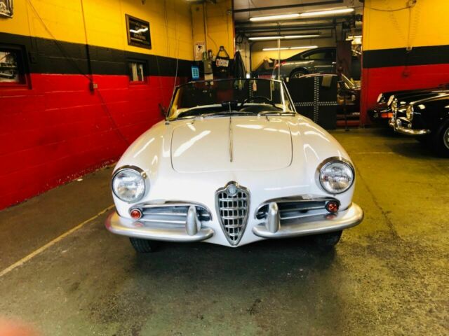 Alfa Romeo Giulietta 1958 image number 1