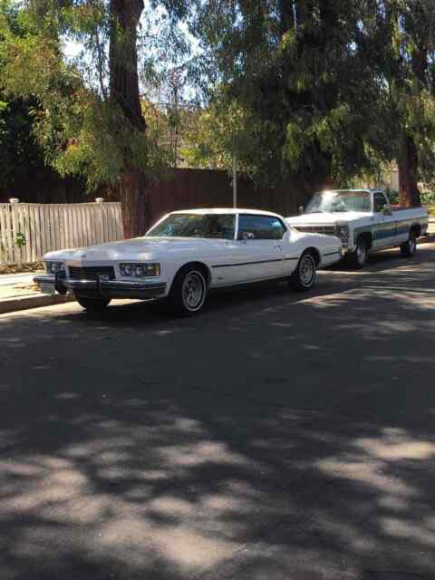 Buick Riviera 1973 image number 0