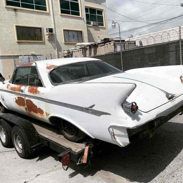 Chrysler Imperial 1961 image number 0