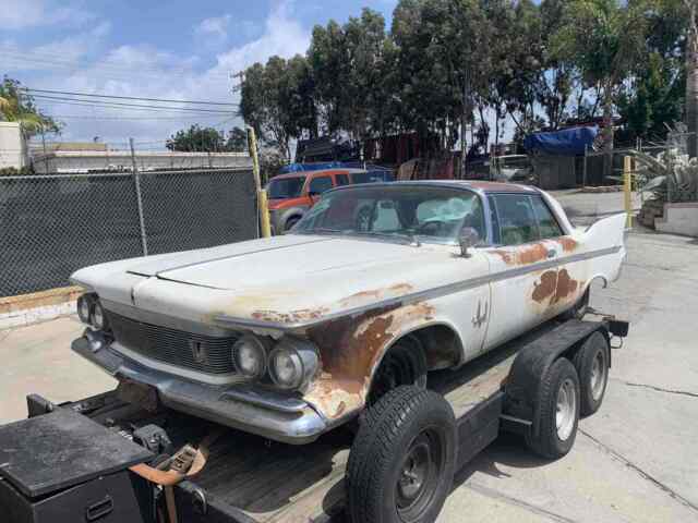 Chrysler Imperial 1961 image number 1