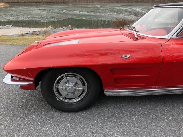 Chevrolet Corvette 1962 image number 1