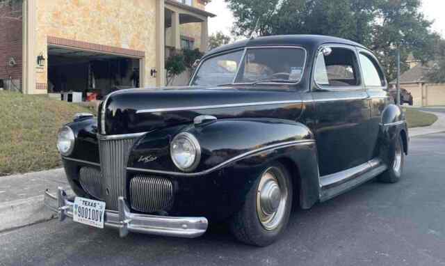 Ford Super Deluxe 1941 image number 2