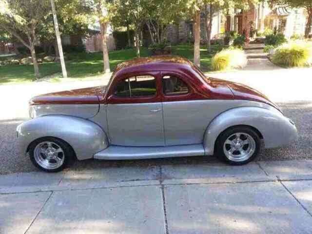 Ford Deluxe 1940 image number 0