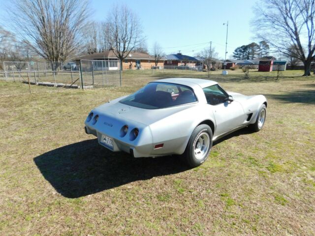 Chevrolet Corvette 1979 image number 18