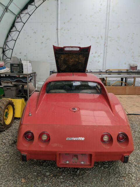 Chevrolet Corvette 1976 image number 2