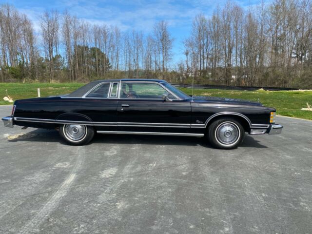 Ford LTD II 1977 image number 1